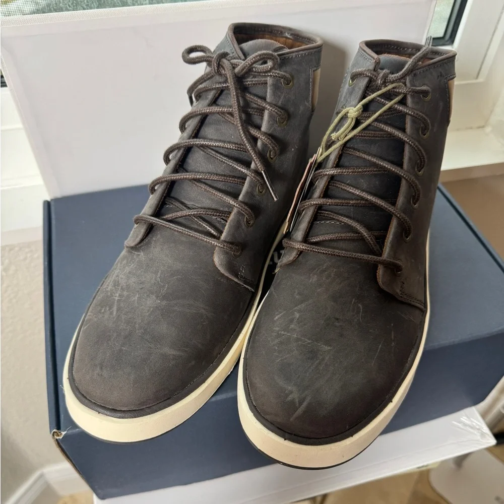 OluKai Men's Grey & Brown Chukka Boots NIB - Picture 10 of 13